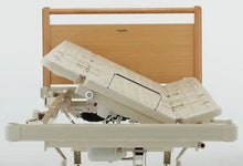 Load image into Gallery viewer, FBN系列自動側身電動護理床 FBN-640 w/Rolls (另行報價)